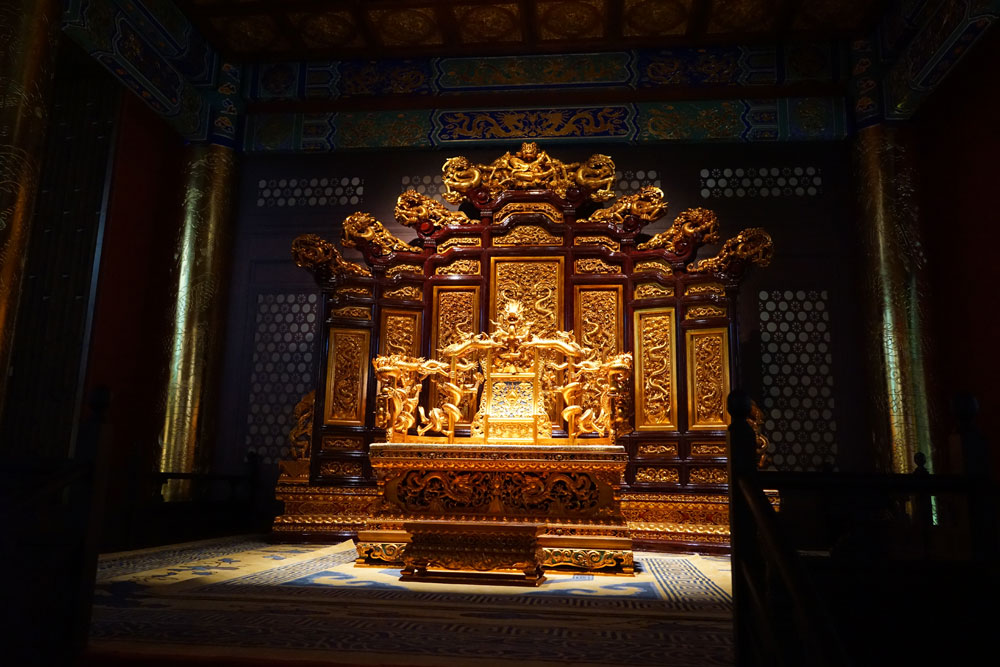 黄小明大师经典作品《乾隆宝座》应邀作为中国博物馆镇馆之宝2